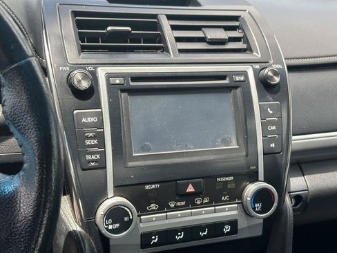 Used 2013 Toyota Camry SE FWD image 11