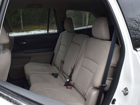 Used 2016 Honda Pilot EX image 4