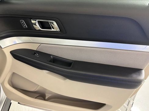 Used 2018 Ford Explorer FWD image 41