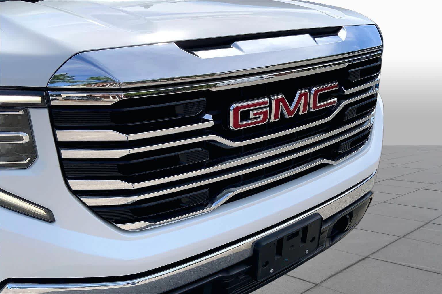 Used 2023 GMC Sierra 1500 SLT AWD/4WD image 30