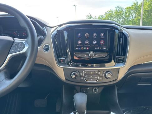 Used 2022 Chevrolet Traverse LS FWD image 14