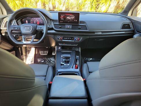 Used 2018 Audi SQ5 Prestige w/ Prestige Package image 12