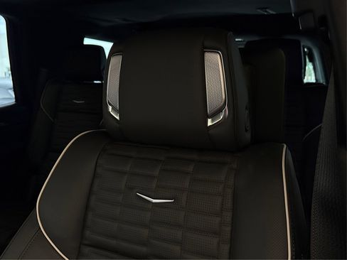 Used 2025 Cadillac Escalade Sport Platinum w/ LPO, ONYX Package AWD/4WD image 32