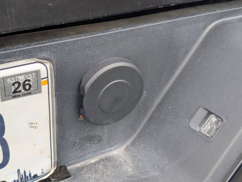 Used 2023 Chevrolet Silverado 1500 Custom image 35