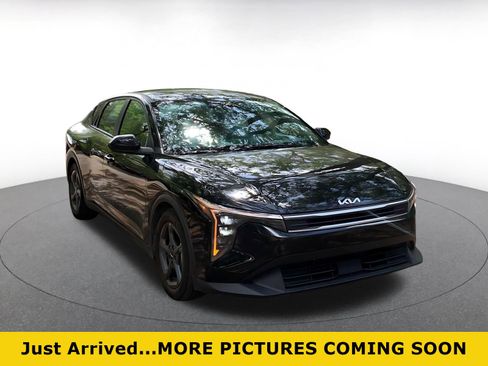 Used 2025 Kia K4 LXS image 1