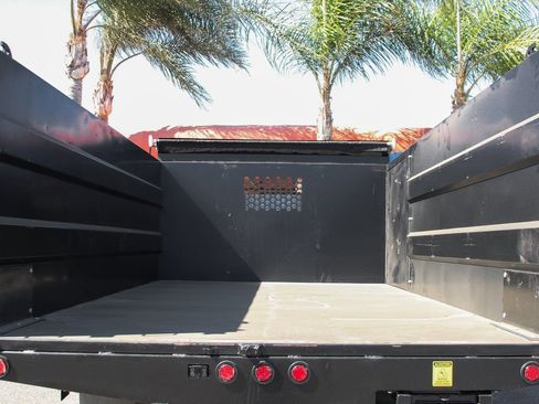 Used 2018 Ford F550 2WD Regular Cab Super Duty image 9
