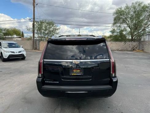 Used 2016 Cadillac Escalade ESV Premium image 8