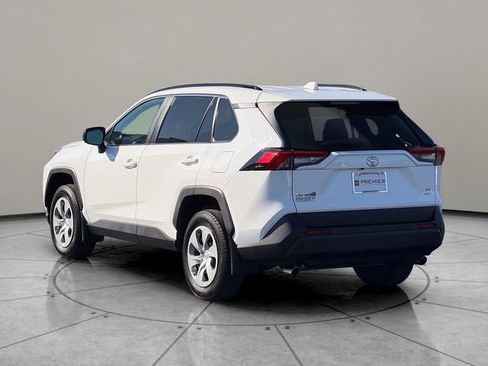 Certified 2021 Toyota RAV4 LE AWD/4WD image 4