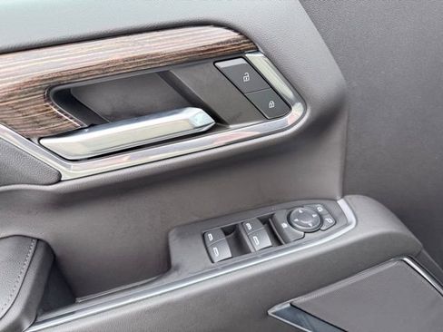 Used 2024 GMC Sierra 1500 Elevation image 18