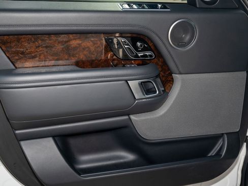 Used 2022 Land Rover Range Rover Westminster Edition image 18