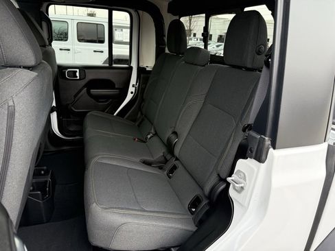 Used 2025 Jeep Gladiator Sport image 41