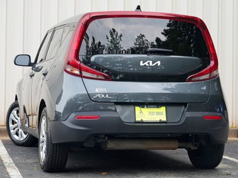 Used 2022 Kia Soul LX FWD image 5