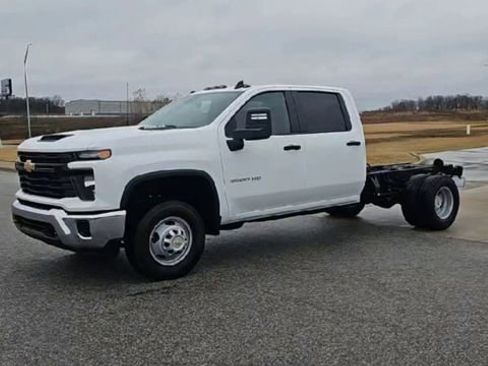 New 2026 Chevrolet Silverado 3500 W/T AWD/4WD image 4