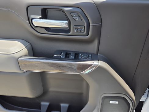 Certified 2021 Chevrolet Silverado 1500 LTZ AWD/4WD image 27