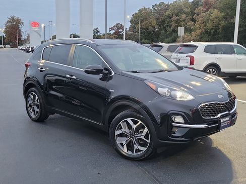 Used 2021 Kia Sportage EX image 2