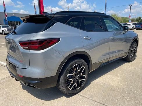 Certified 2023 Chevrolet Blazer RS w/ Driver Confidence II Package AWD/4WD image 3