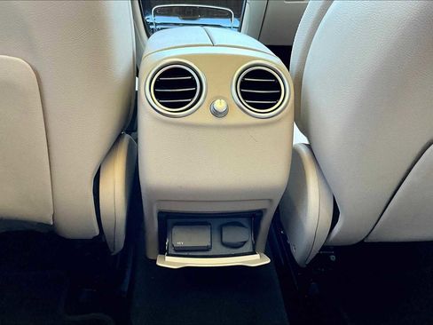 Used 2020 Mercedes-Benz GLC 300 image 34