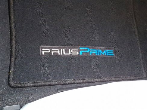 Used 2021 Toyota Prius Prime XLE image 14