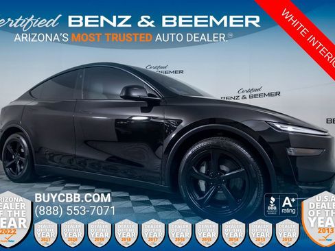 Used 2026 Tesla Model Y AWD image 1