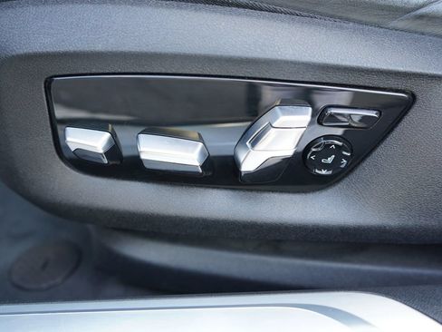 Used 2018 BMW 750i RWD image 17