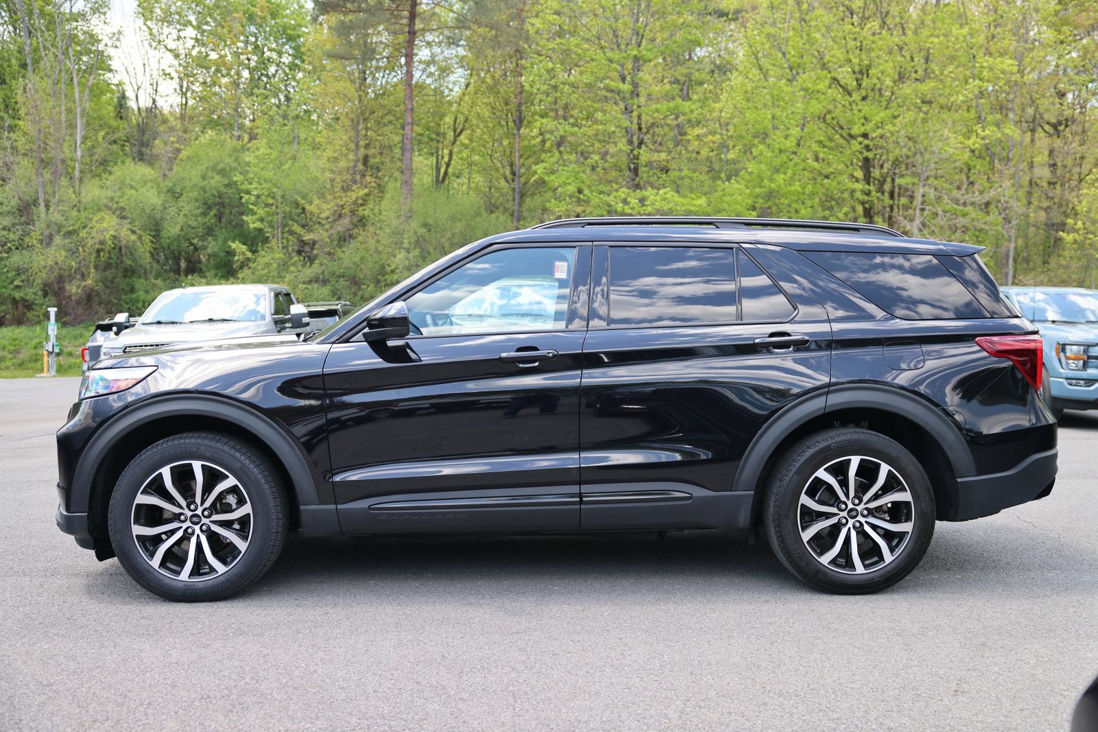 Certified 2023 Ford Explorer ST AWD/4WD image 7