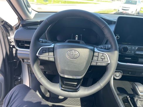 New 2026 Toyota Grand Highlander Platinum AWD/4WD image 19