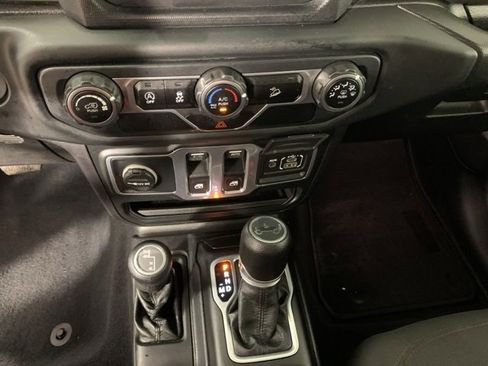 Used 2018 Jeep Wrangler Sport image 23