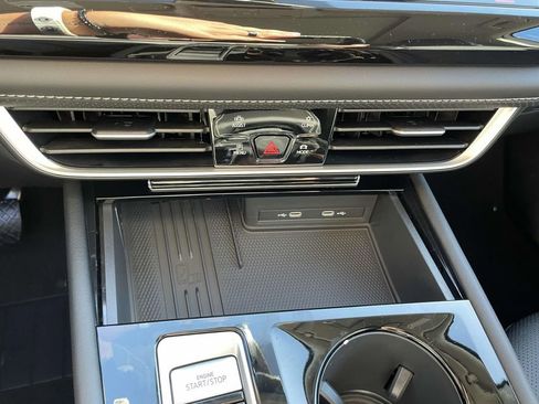 New 2026 Volkswagen Atlas SE FWD image 23