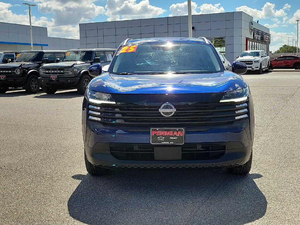 Used 2025 Nissan Kicks SV w/ SV Premium Package AWD/4WD image 3