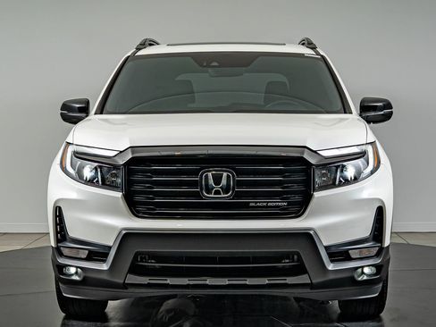 Used 2024 Honda Passport Black Edition image 2