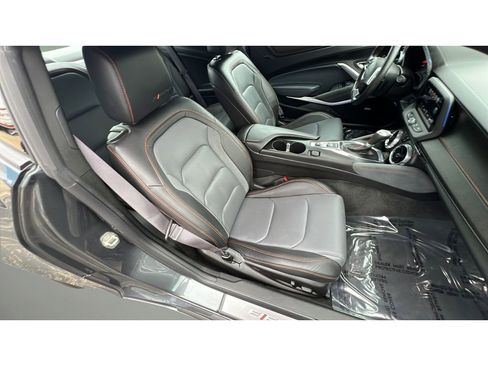 Used 2017 Chevrolet Camaro LT RWD image 32