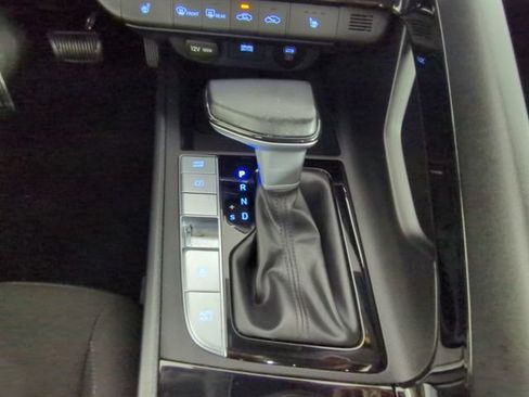 Used 2025 Hyundai Elantra SEL FWD image 29