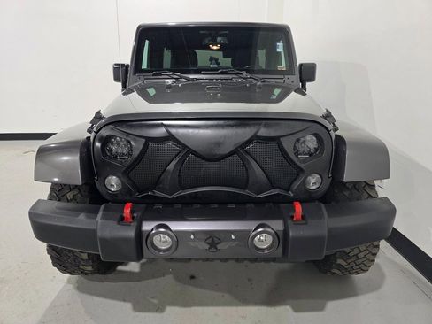 Used 2016 Jeep Wrangler Unlimited Sahara w/ Dual Top Group image 9