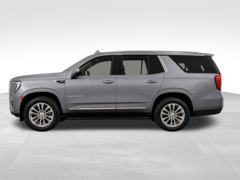 Used 2022 GMC Yukon SLT w/ SLT Luxury Package AWD/4WD image 4