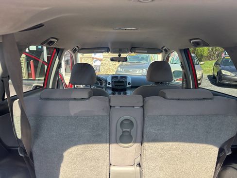 Used 2007 Toyota RAV4 4WD V6 w/ 3rd Row image 21