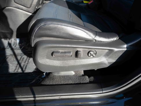 Used 2018 Honda CR-V Touring image 12