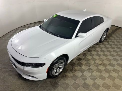 Used 2015 Dodge Charger SXT image 9