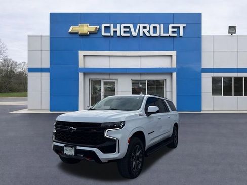 Certified 2024 Chevrolet Suburban Z71 w/ Off-Road Capability Package AWD/4WD image 3