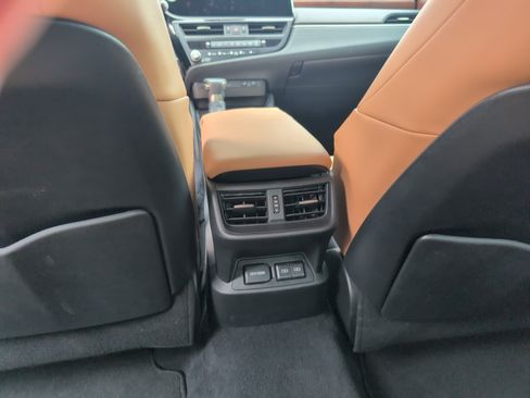 Certified 2025 Lexus ES 350 w/ Premium Package FWD image 11