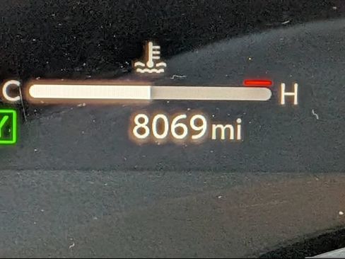 Used 2025 Toyota Sienna XSE FWD image 27