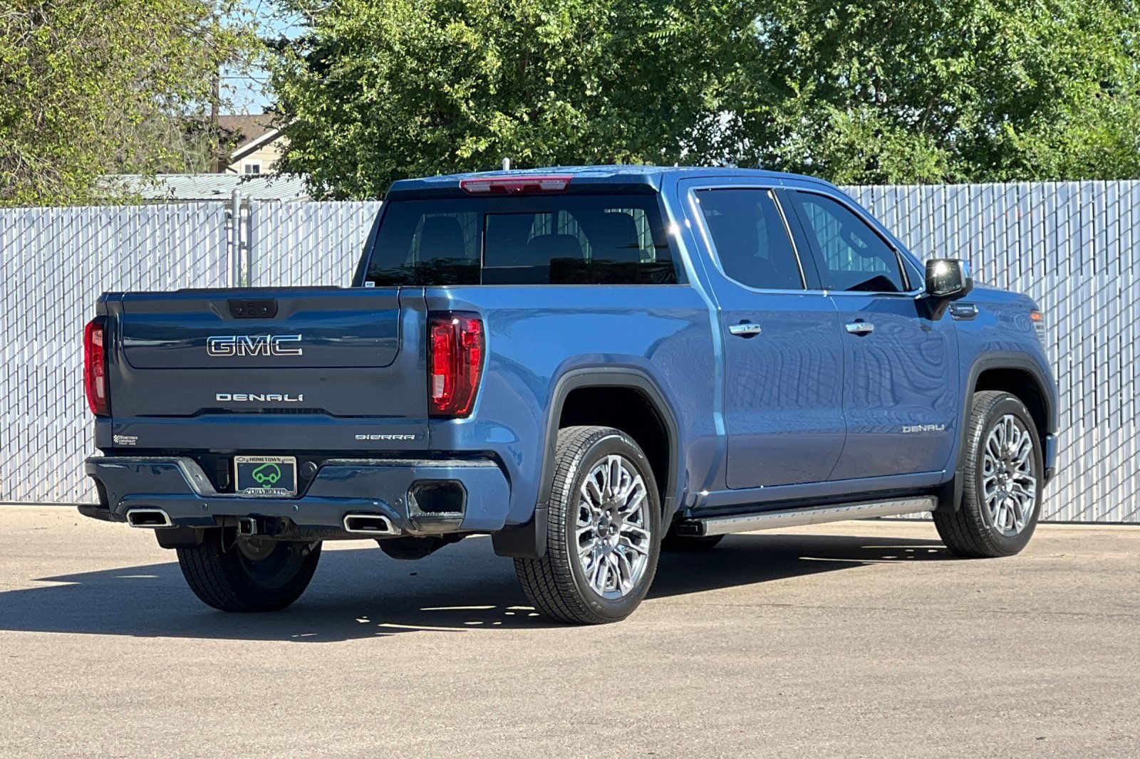 Certified 2025 GMC Sierra 1500 Denali Ultimate AWD/4WD image 4