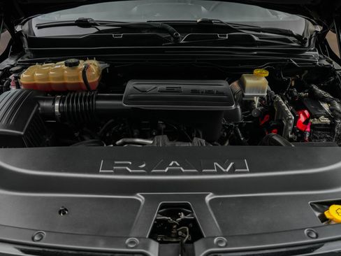 Used 2019 RAM 1500 Big Horn AWD/4WD image 16