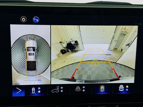 Used 2024 Chevrolet Colorado ZR2 w/ ZR2 Bison Edition image 13