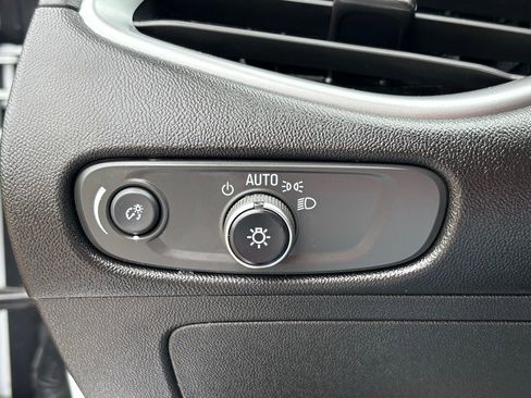Used 2025 Chevrolet Malibu LT FWD image 23