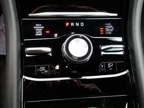 New 2025 Jeep Grand Cherokee Summit image 15