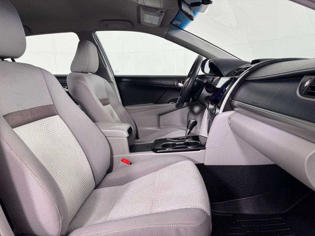 Used 2014 Toyota Camry LE FWD image 21