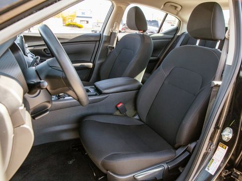 Used 2025 Nissan Sentra S image 13