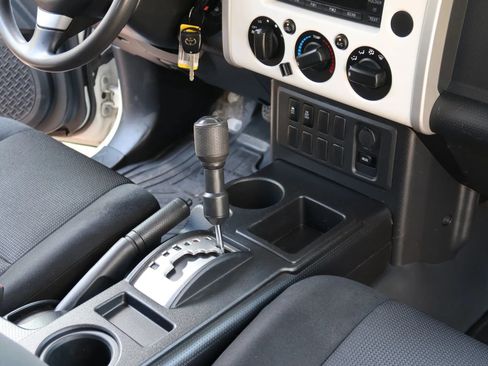 Used 2009 Toyota FJ Cruiser 2WD w/ TRD Sport Pkg image 35