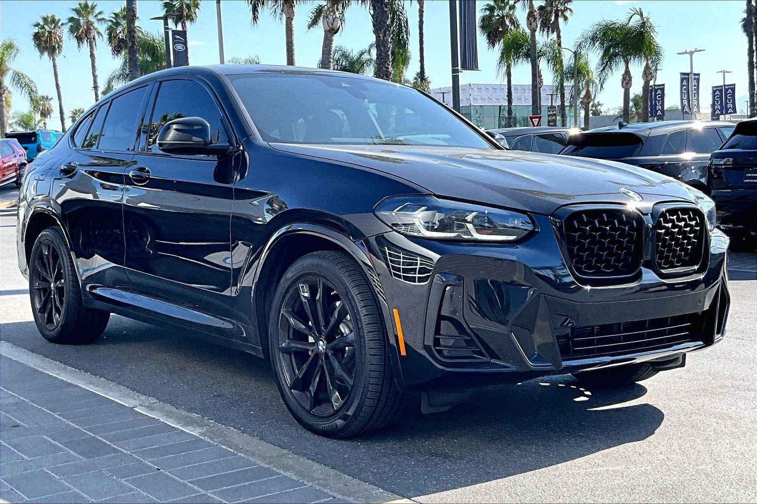 Used 2023 BMW X4 xDrive30i w/ M Sport Package AWD/4WD image 2