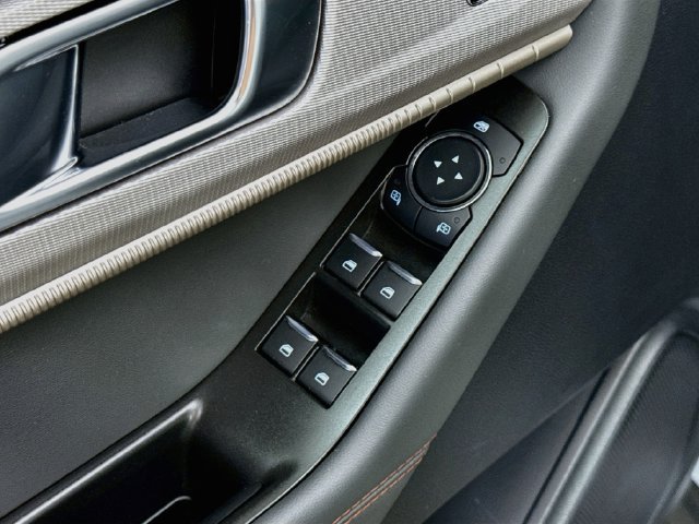 Certified 2025 Ford Explorer Active AWD/4WD image 18
